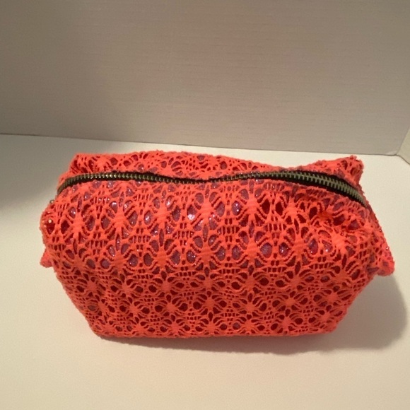 Pink Crochet Glitter Cosmetic Bag. - Picture 9 of 9